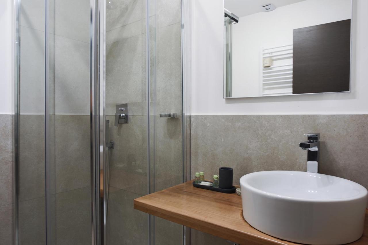 Bespoke Roma Suites Bagian luar foto