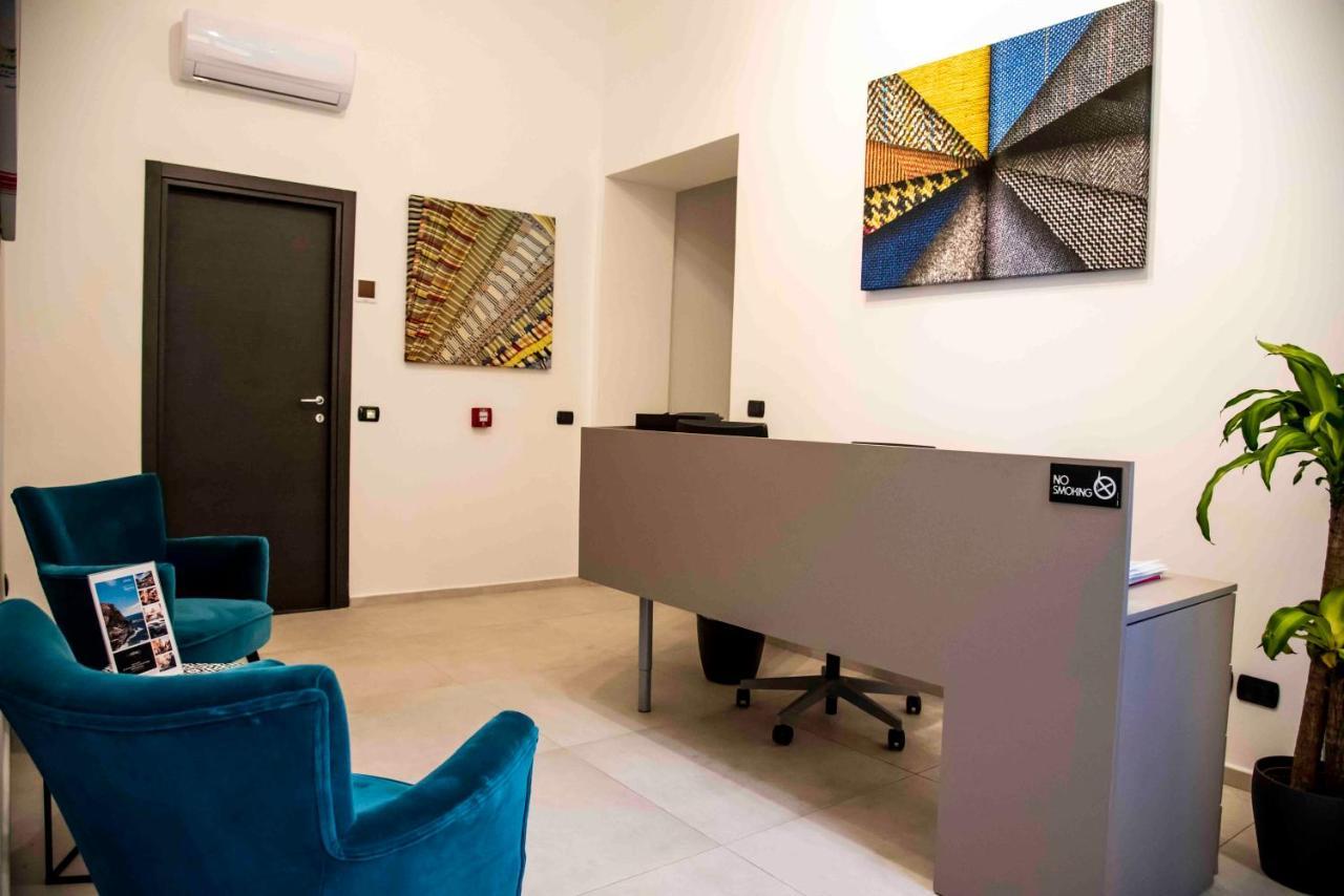 Bespoke Roma Suites Bagian luar foto