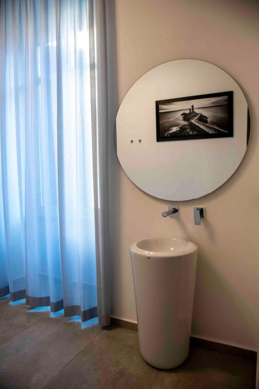Bespoke Roma Suites Bagian luar foto