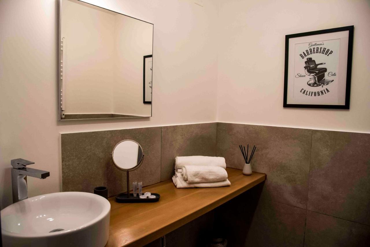 Bespoke Roma Suites Bagian luar foto