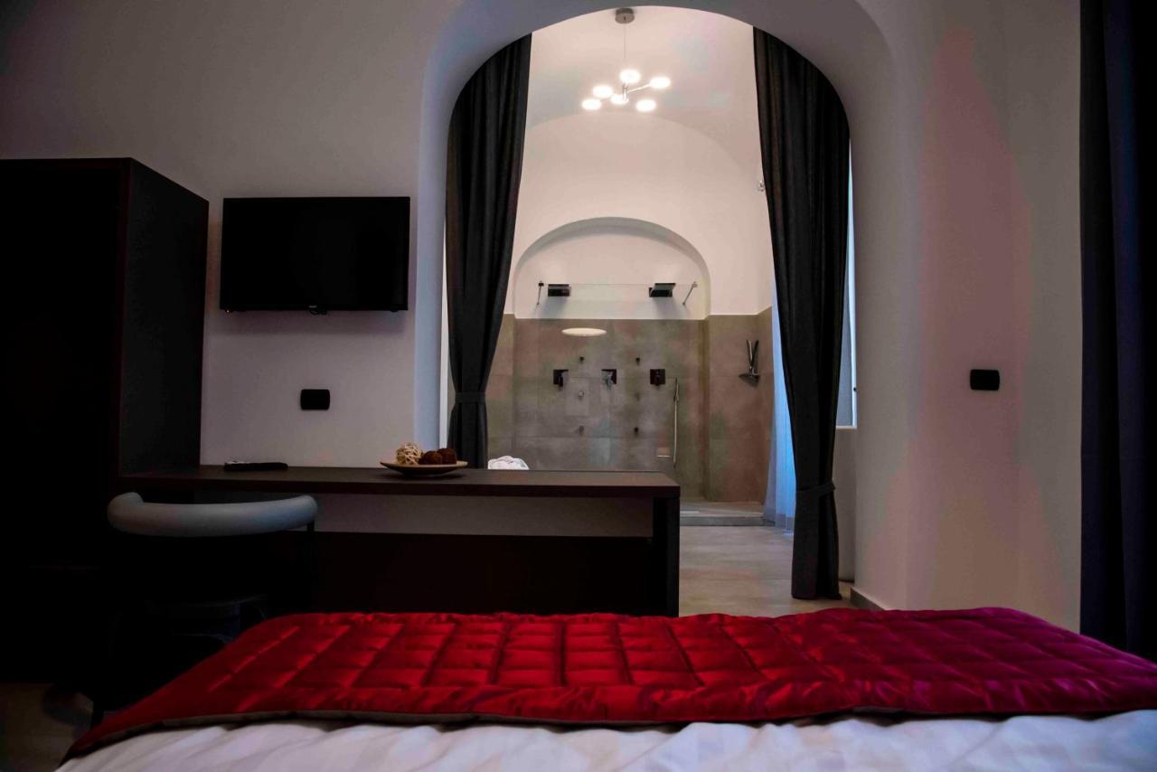 Bespoke Roma Suites Bagian luar foto