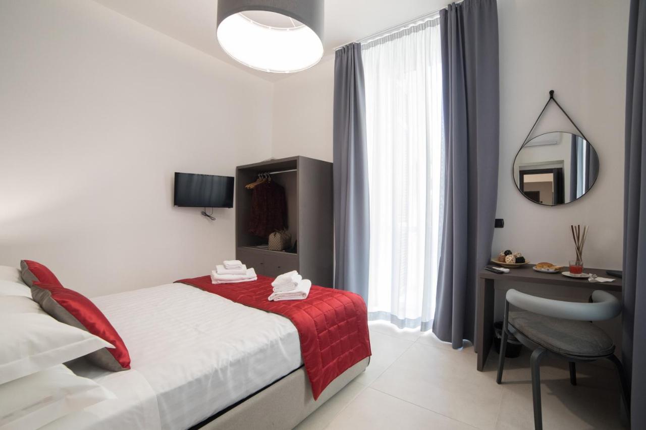 Bespoke Roma Suites Bagian luar foto