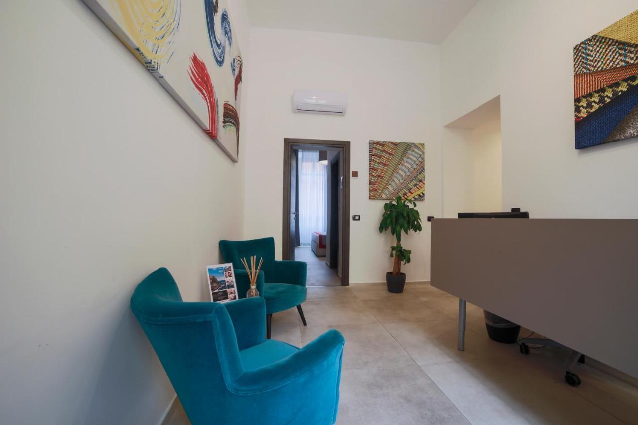 Bespoke Roma Suites Bagian luar foto